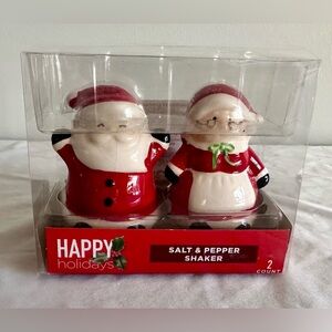 Happy Holidays Santa & Mrs. Claus Salt and Pepper Shaker Set – Christmas Decor